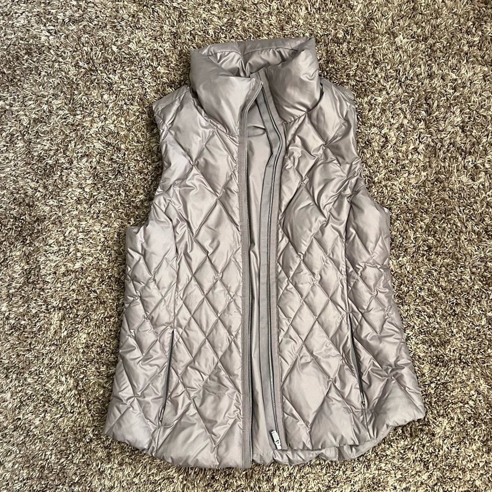 Athlete vest, size M, silver,cream, great condition